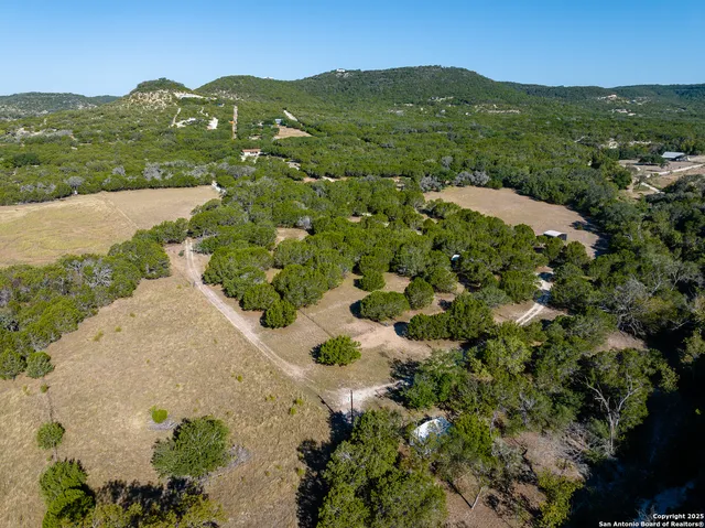 $950,000 | 2844 Bear Springs Road, Pipe Creek, TX 78063