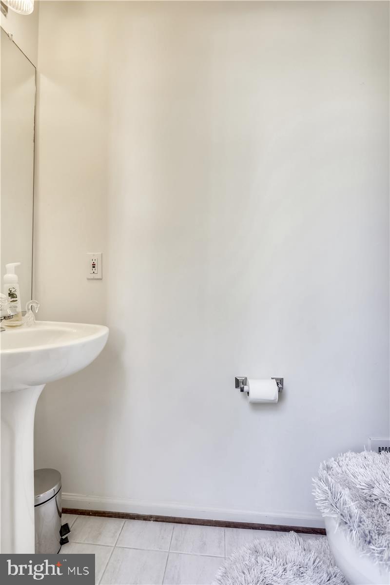 2908 St Helen Circle Silver Spring, MD 20906 - Photo 21 of 40 Half Bath