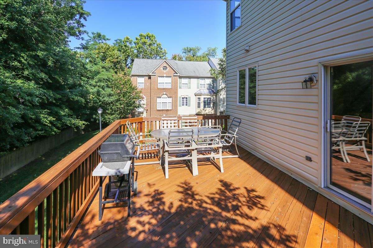 2908 St Helen Circle Silver Spring, MD 20906 - Photo 26 of 40 Dine al fresco on the deck