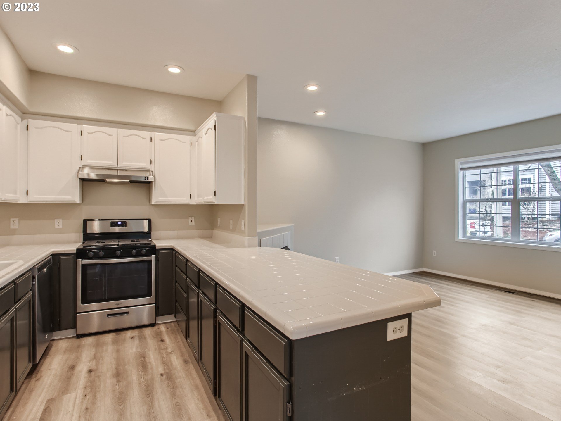 434 Northeast Roth Street Portland, OR 97211 - Photo 9 of 27 Gallery Image 9