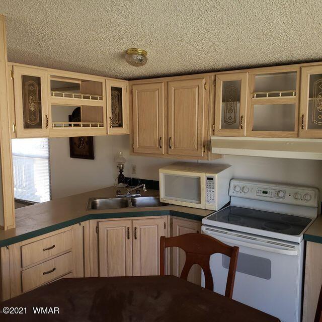 2054 Highway 277 Overgaard, AZ 85933 - Photo 4 of 14