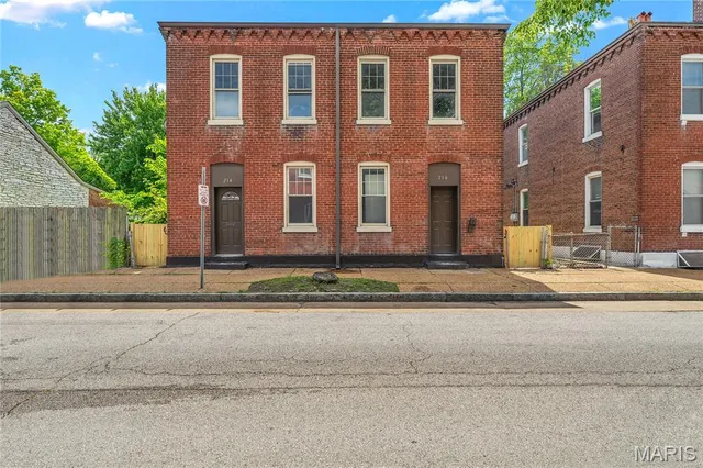 $224,000 | 214 West Steins Street, St. Louis, MO 63111