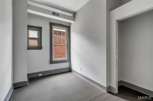 $224,000 | 214 West Steins Street, St. Louis, MO 63111