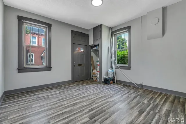 $224,000 | 214 West Steins Street, St. Louis, MO 63111