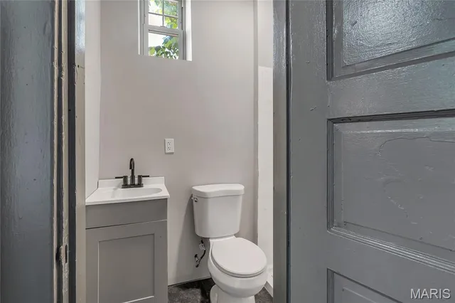 $224,000 | 214 West Steins Street, St. Louis, MO 63111