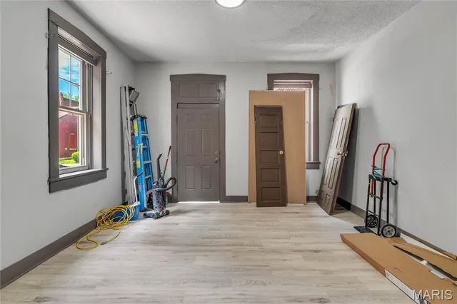 $224,000 | 214 West Steins Street, St. Louis, MO 63111