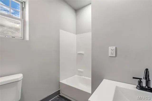 $224,000 | 214 West Steins Street, St. Louis, MO 63111