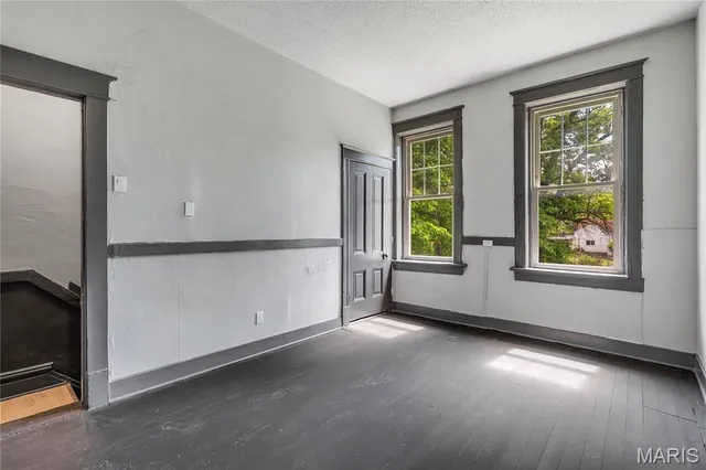 $224,000 | 214 West Steins Street, St. Louis, MO 63111