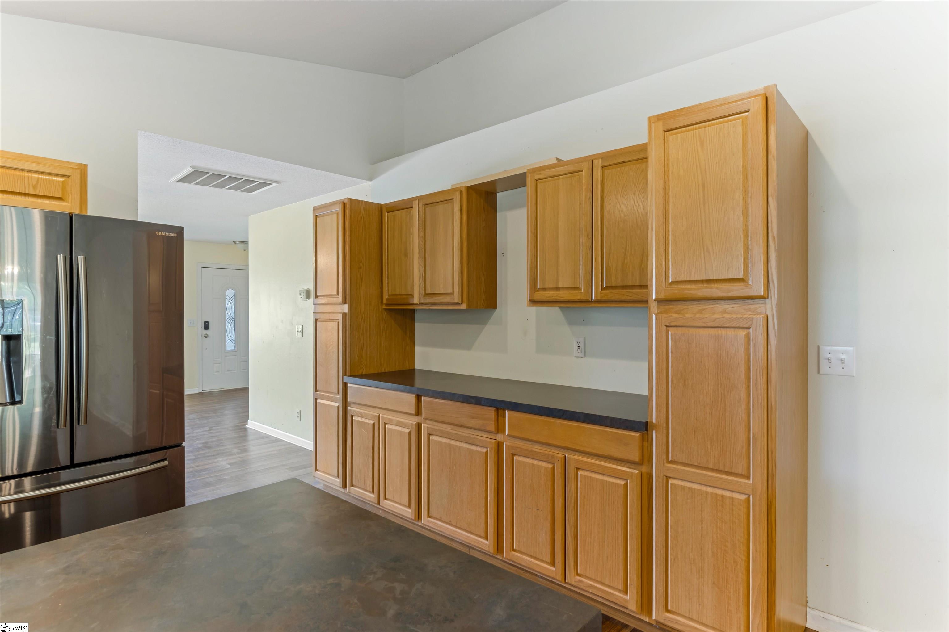 400 Panther Court Greer, SC 29651 - Photo 8 of 34