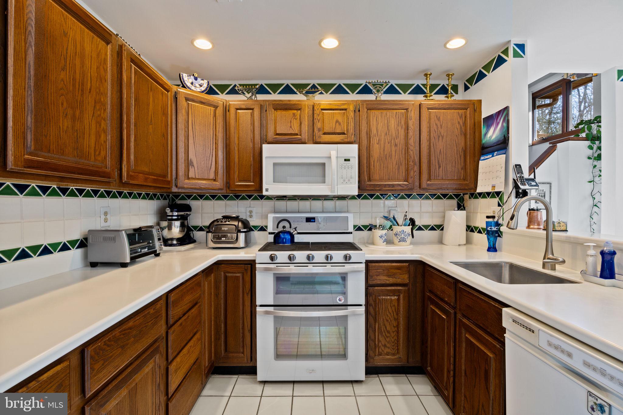 635 Harts Ridge Road Conshohocken, PA 19428 - Photo 10 of 55