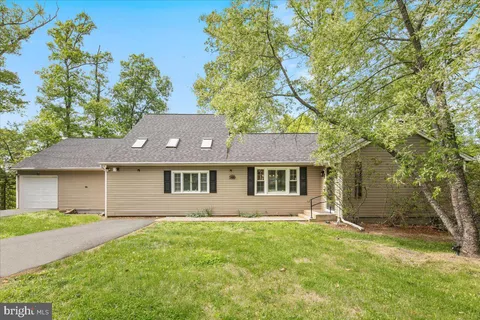 $799,900 | 3700 Woodley Drive, Alexandria, VA 22309