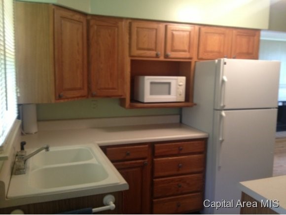 706 Eastman Avenue Springfield, IL 62702 - Photo 8 of 14