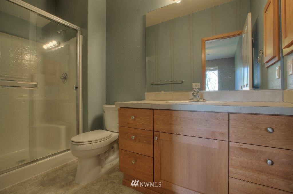 5806 Northeast 3rd Street Renton, WA 98059 - Photo 11 of 24