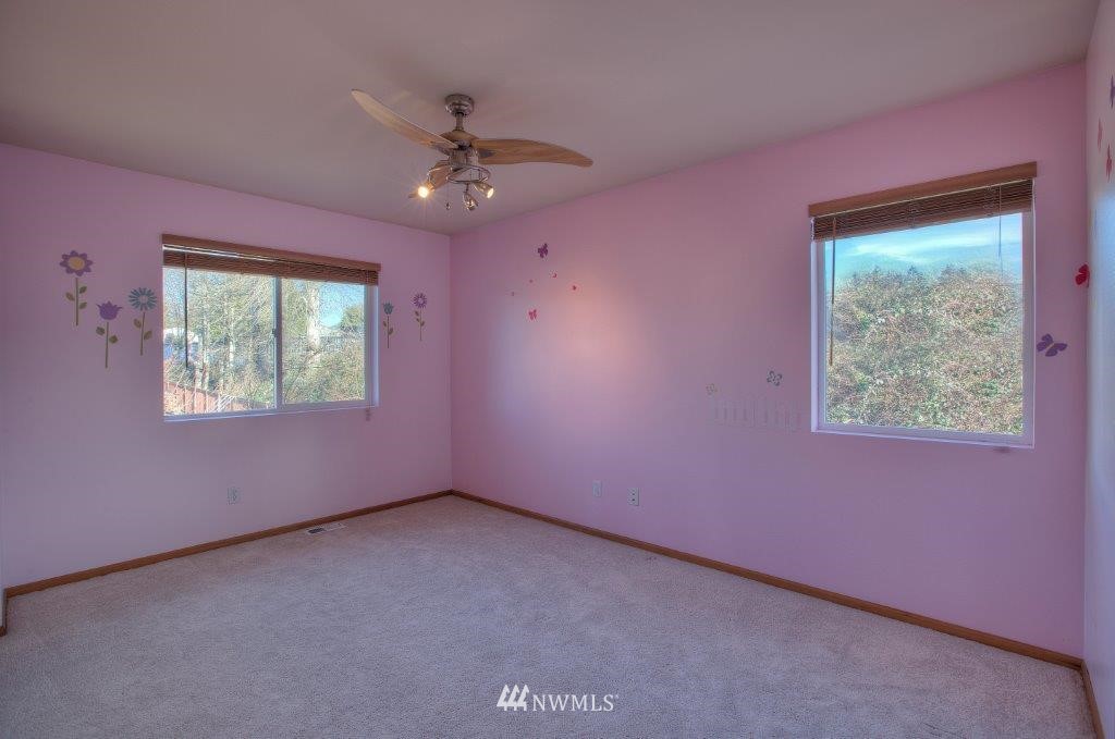 5806 Northeast 3rd Street Renton, WA 98059 - Photo 13 of 24