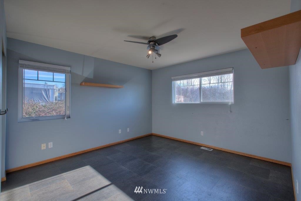 5806 Northeast 3rd Street Renton, WA 98059 - Photo 14 of 24