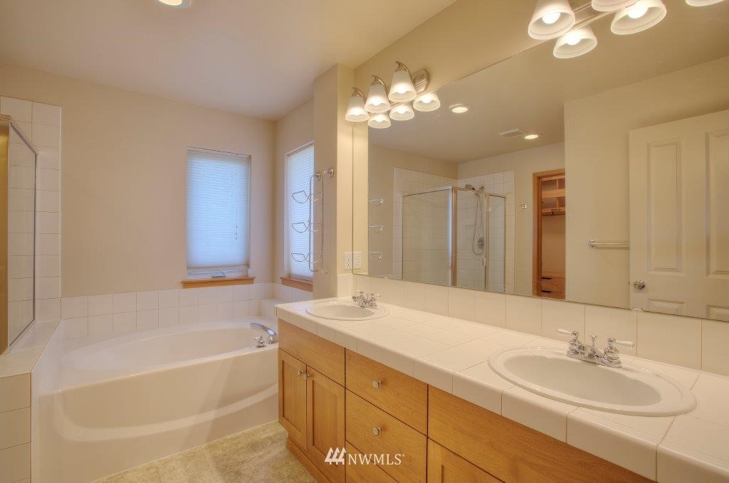5806 Northeast 3rd Street Renton, WA 98059 - Photo 17 of 24