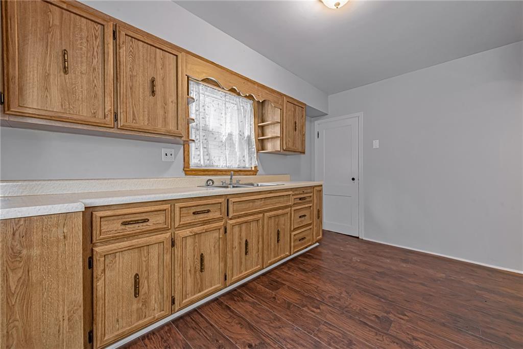 709 Spruce Street Irwin, PA 15642 - Photo 10 of 19