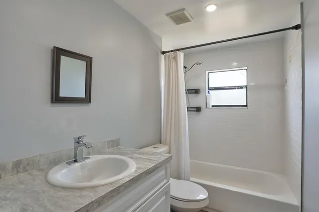 $3,200 | 6052 Lace Wood Circle, Lake Worth, FL 33462