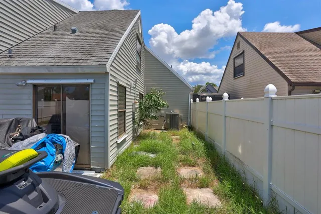 $3,200 | 6052 Lace Wood Circle, Lake Worth, FL 33462