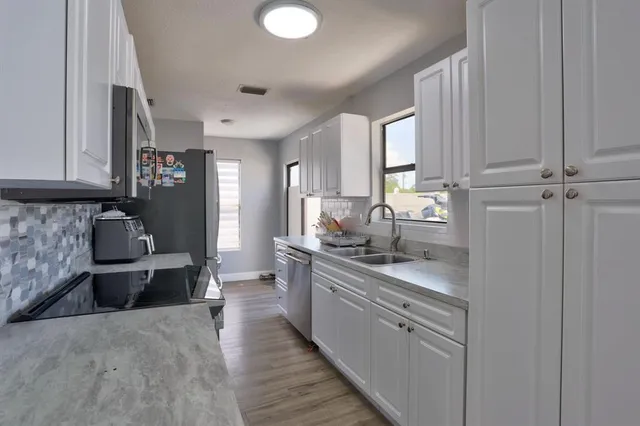 $3,200 | 6052 Lace Wood Circle, Lake Worth, FL 33462