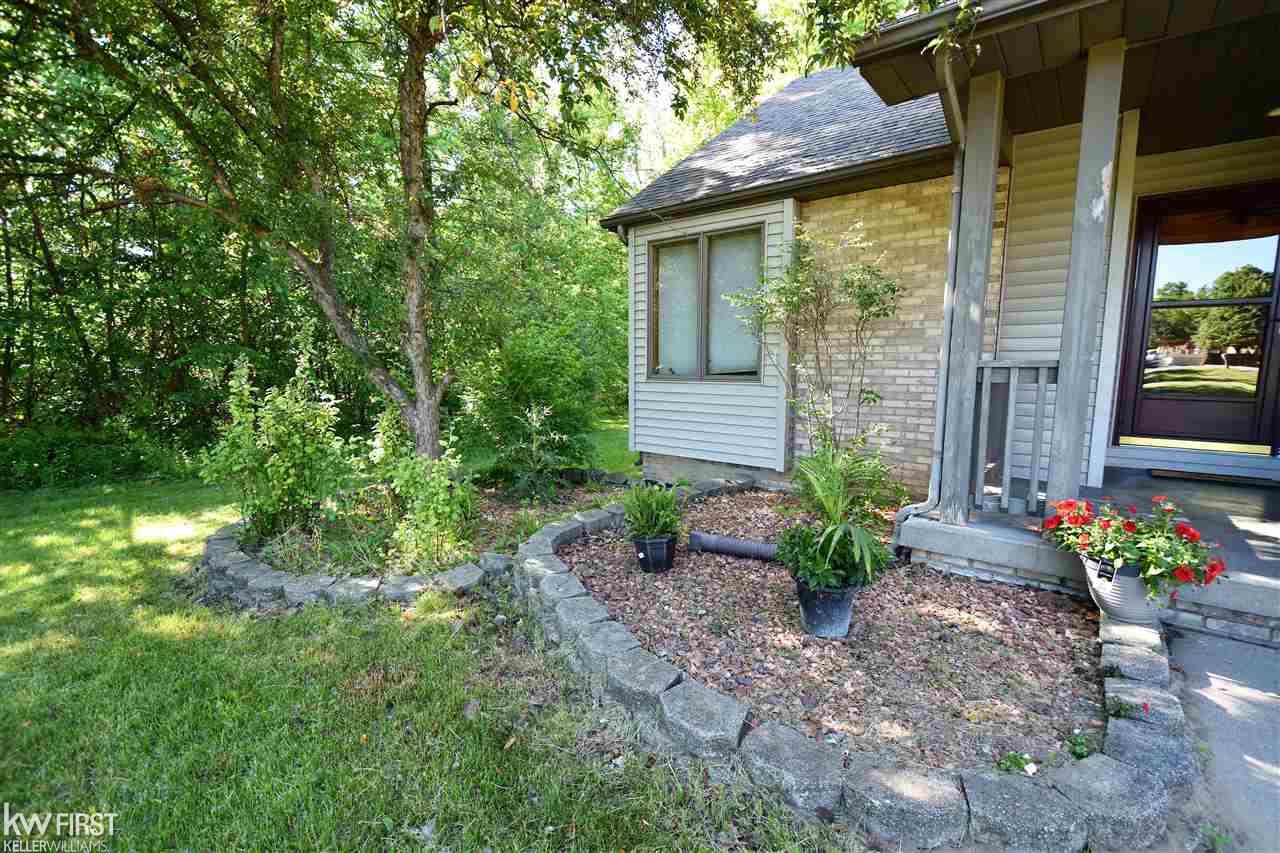 6186 Beecher Road Flint, MI 48532 - Photo 13 of 33 50013931-12.JPG