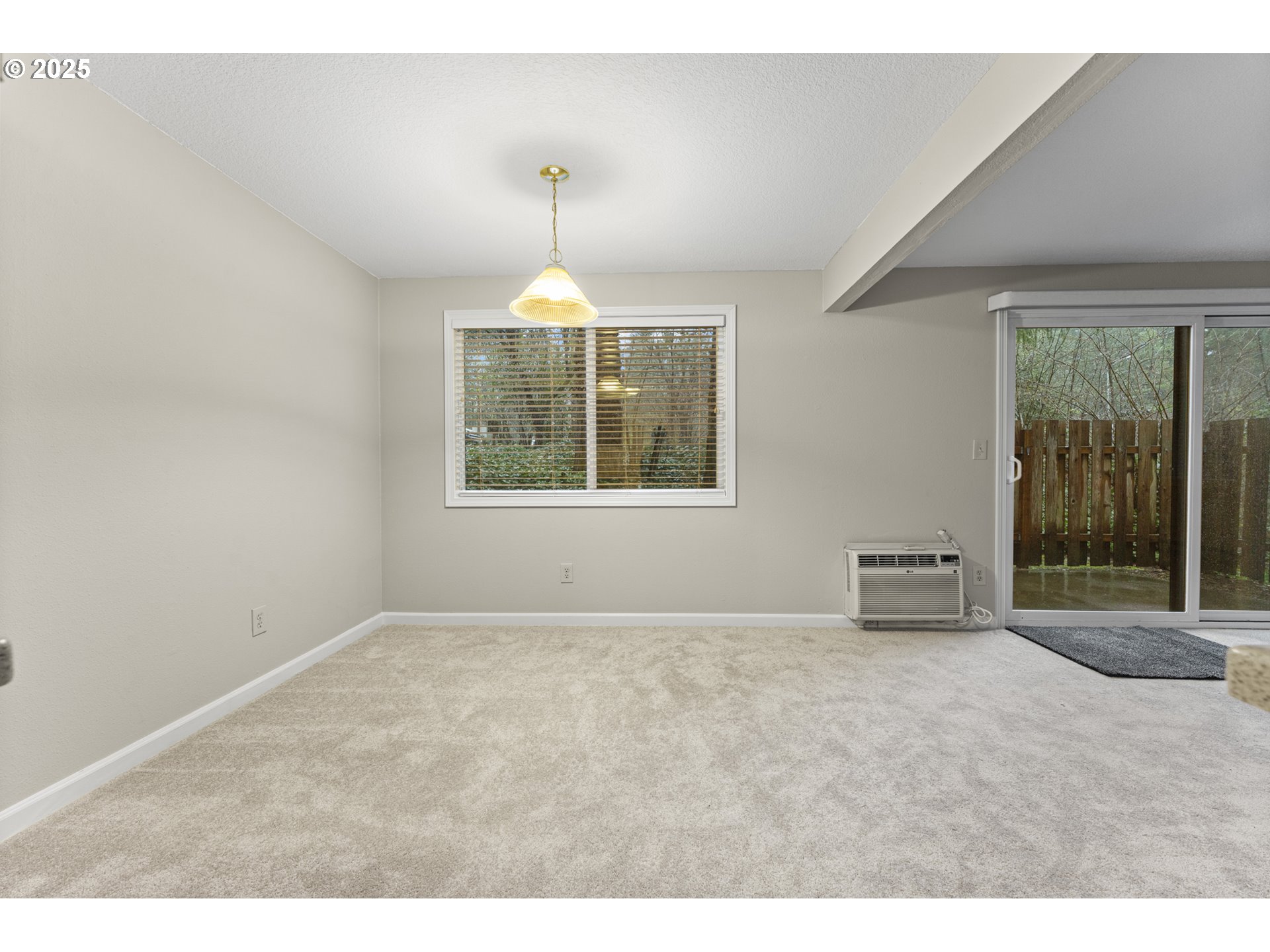 7112 Southwest Murray Boulevard Beaverton, OR 97008 - Photo 20 of 40 a view of an empty room with window