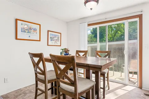 $415,000 | 304 West Woodvine Court, Boise, ID 83706
