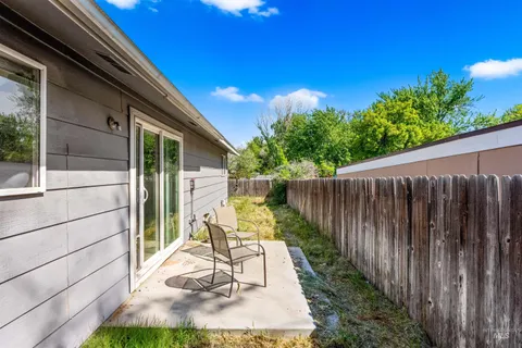 $415,000 | 304 West Woodvine Court, Boise, ID 83706