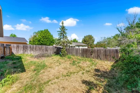 $415,000 | 304 West Woodvine Court, Boise, ID 83706