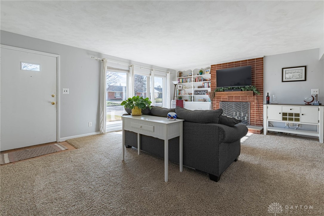 1051 Kenosha Road Kettering, OH 45429 - Photo 2 of 27