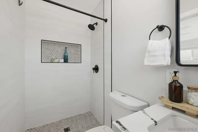 a bathroom with a toilet