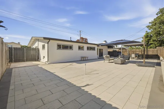 a house view with a outdoor space