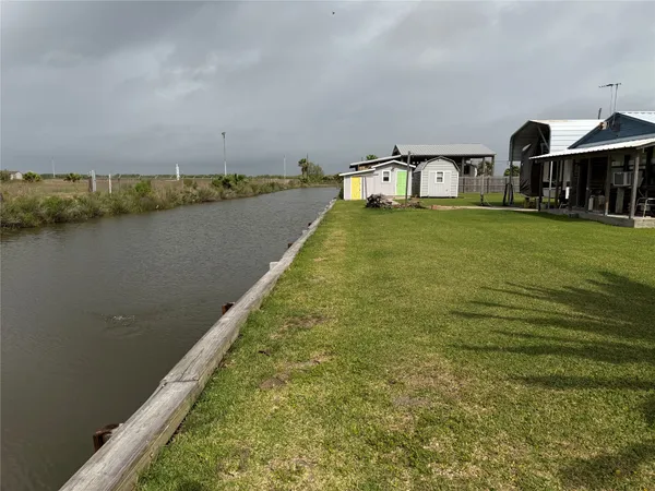 $229,000 | 1270 North Monkhouse Drive, Crystal Beach, TX 77650