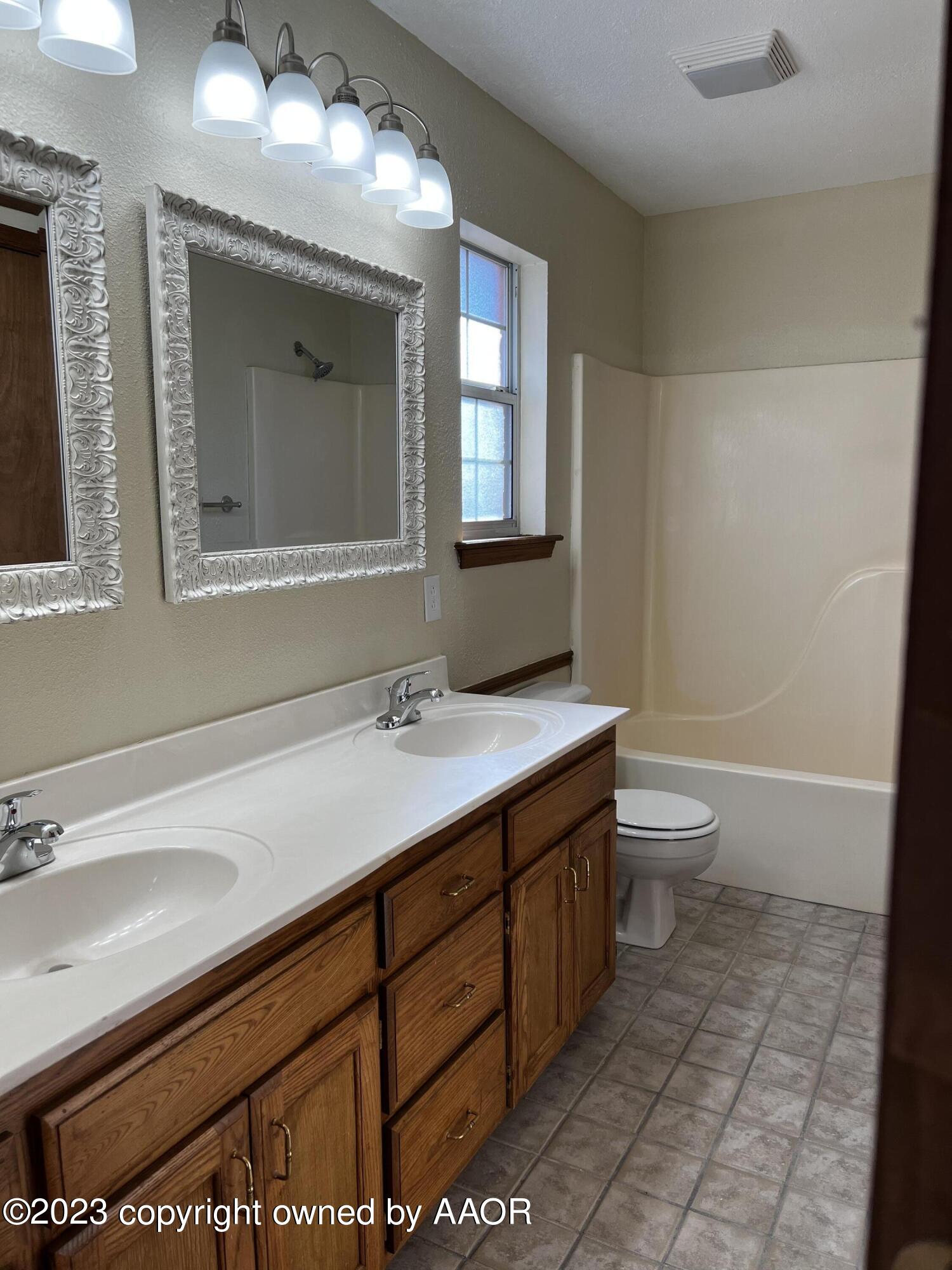 2906 Laguna Drive Amarillo, TX 79110 - Photo 10 of 16 75A9DA39-32AD-4AF4-84ED-859C6CE0D256