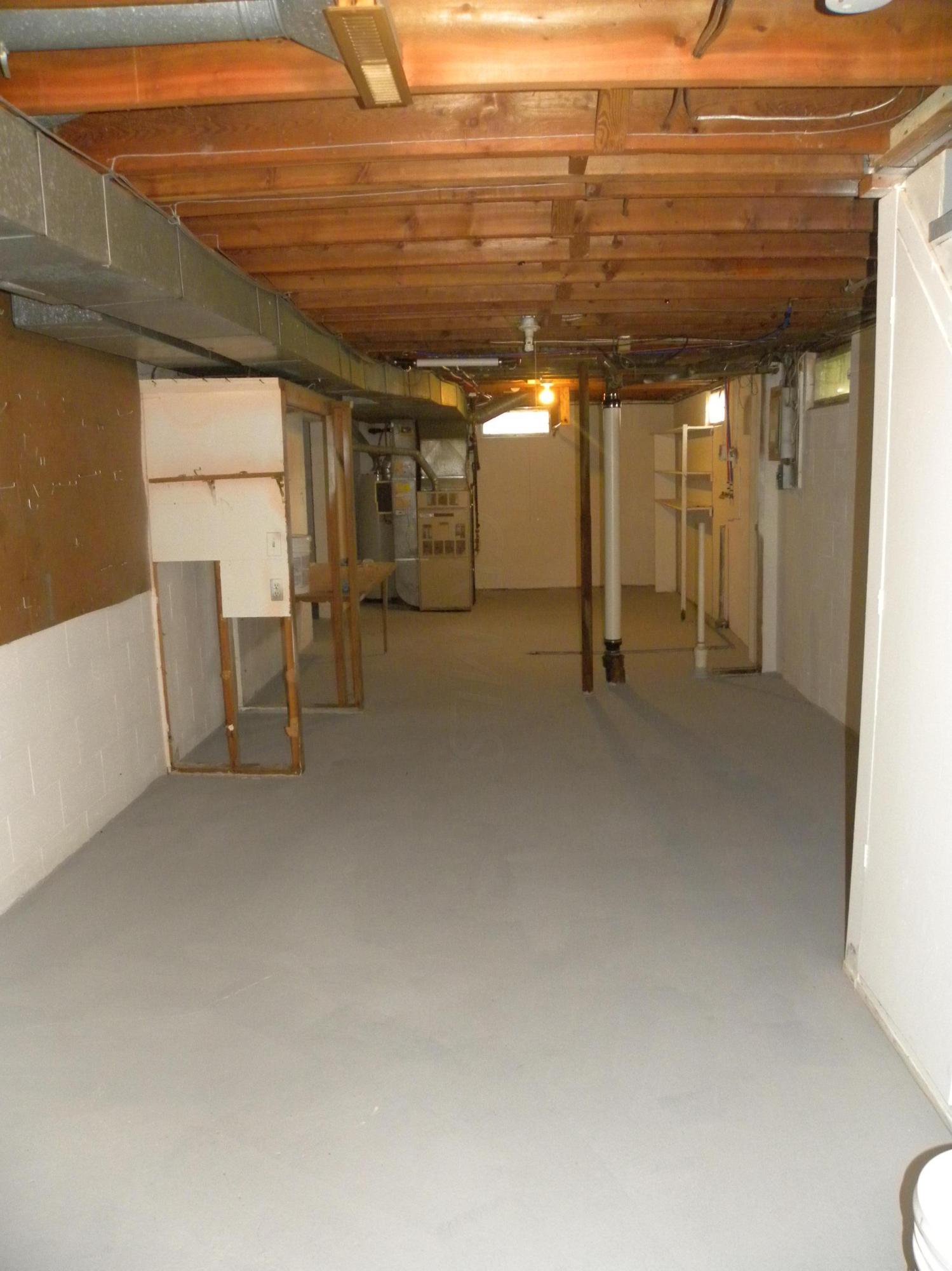 1684 Woodcrest Road Columbus, OH 43232 - Photo 10 of 12 Gallery Image 10