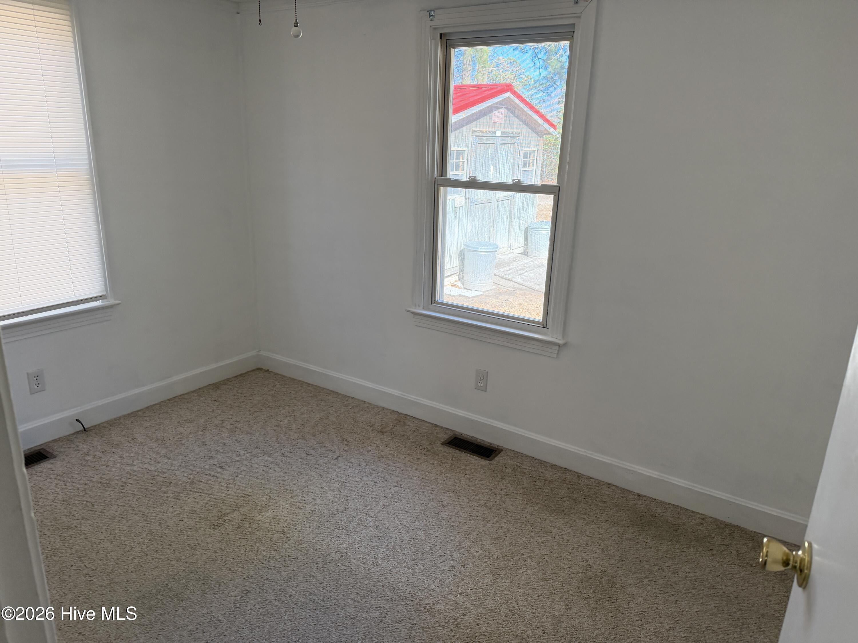 2040 West 5th Street Washington, NC 27889 - Photo 7 of 14 IMG_5759