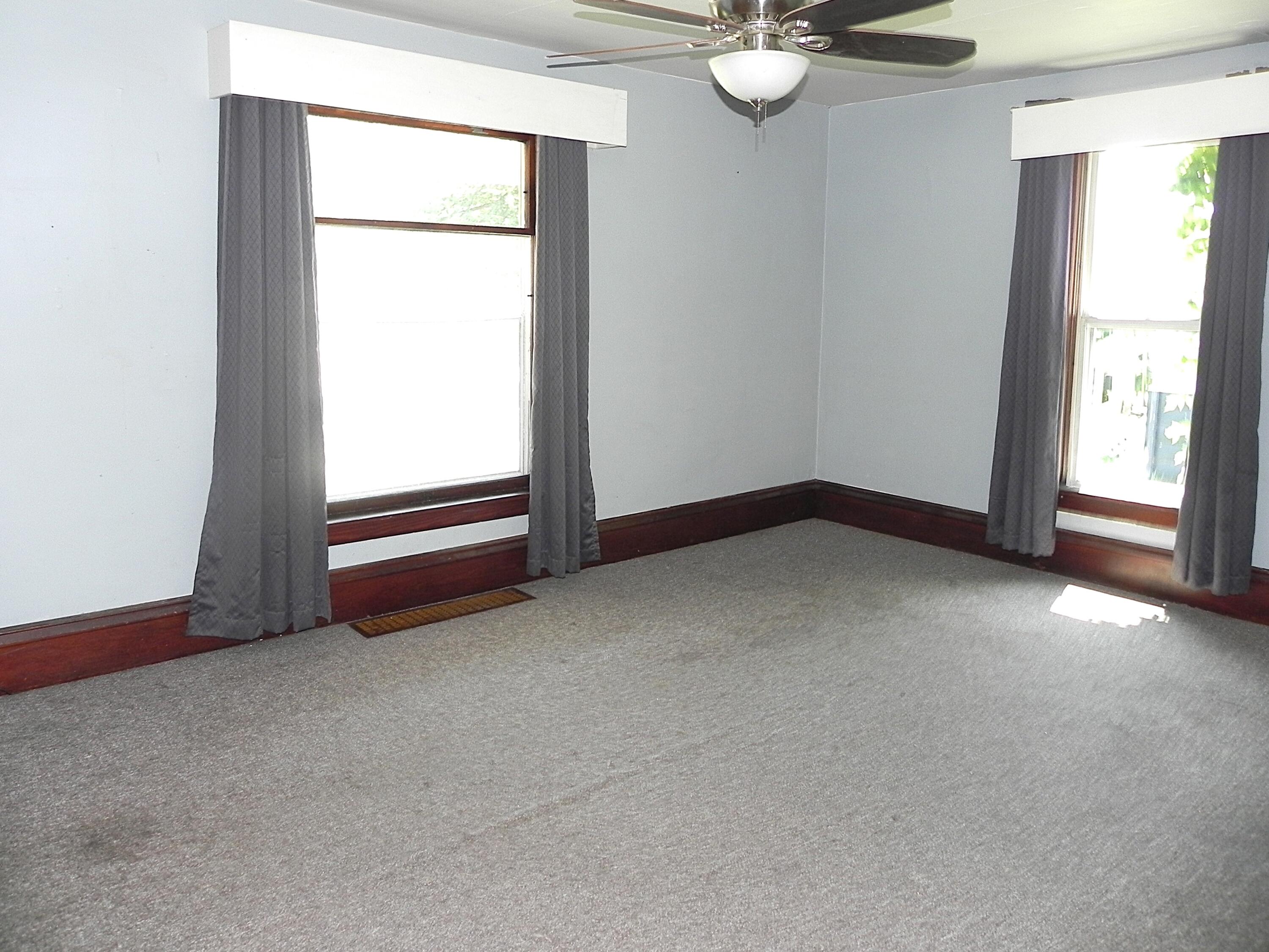 1111 South Main Street Three Rivers, MI 49093 - Photo 4 of 11 DSCN1938