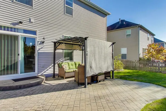 a view of a back yard of the house
