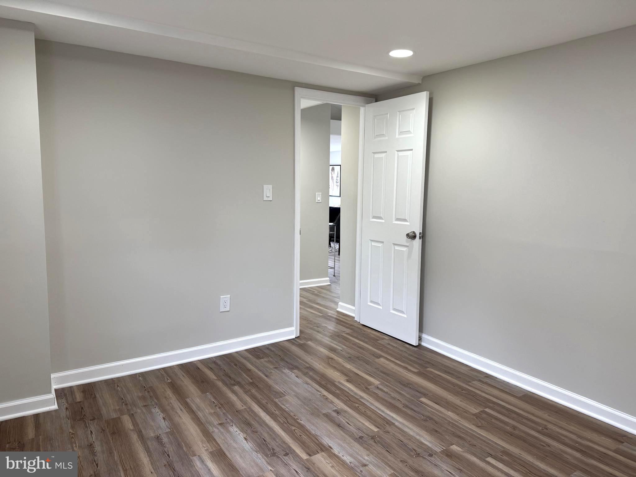 7 Centre Avenue Baltimore, MD 21222 - Photo 19 of 37