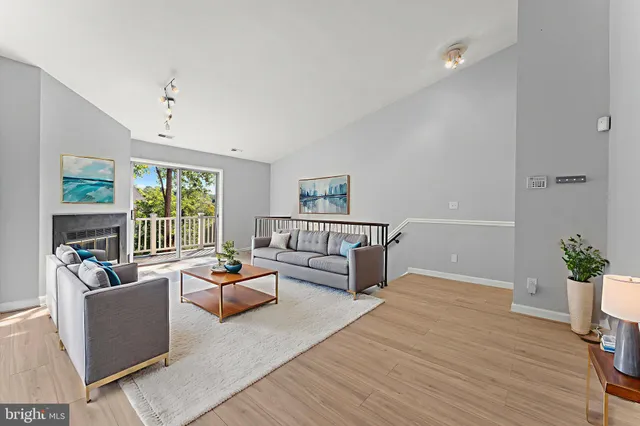 $300,000 | 20172 Locustdale Drive, Unit 221, Germantown, MD 20876