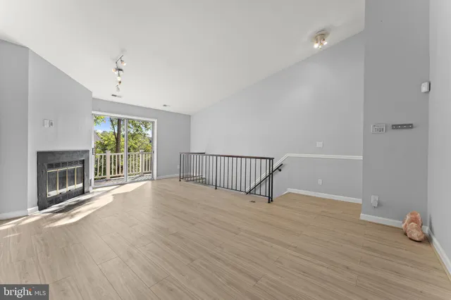 $300,000 | 20172 Locustdale Drive, Unit 221, Germantown, MD 20876