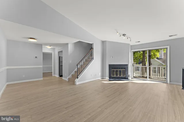 $300,000 | 20172 Locustdale Drive, Unit 221, Germantown, MD 20876