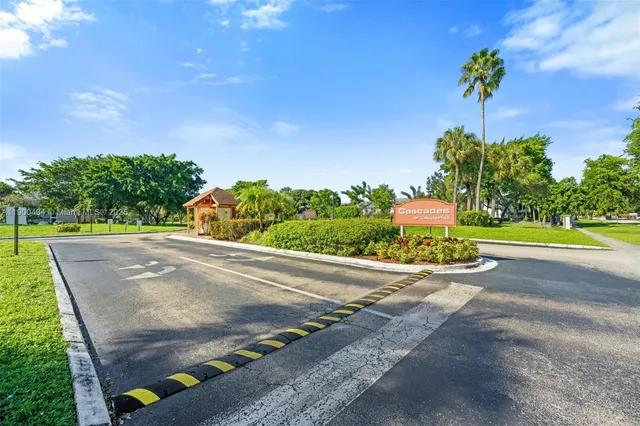 $2,000 | Lauderhill, Lauderhill, FL 33351