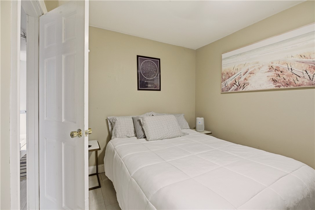 9 Bacheller Street Newport, RI 02840 - Photo 6 of 24