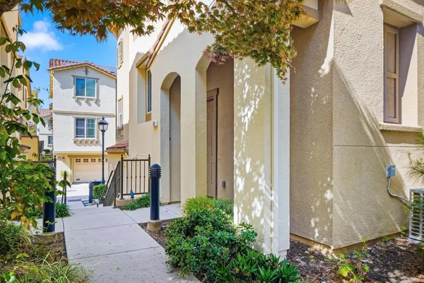 $990,000 | 770 Claridad Loop, Milpitas, CA 95035