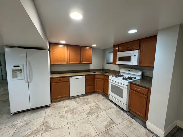 $1,650 | 6438 North Fairfield Avenue, Unit G, Chicago, IL 60645