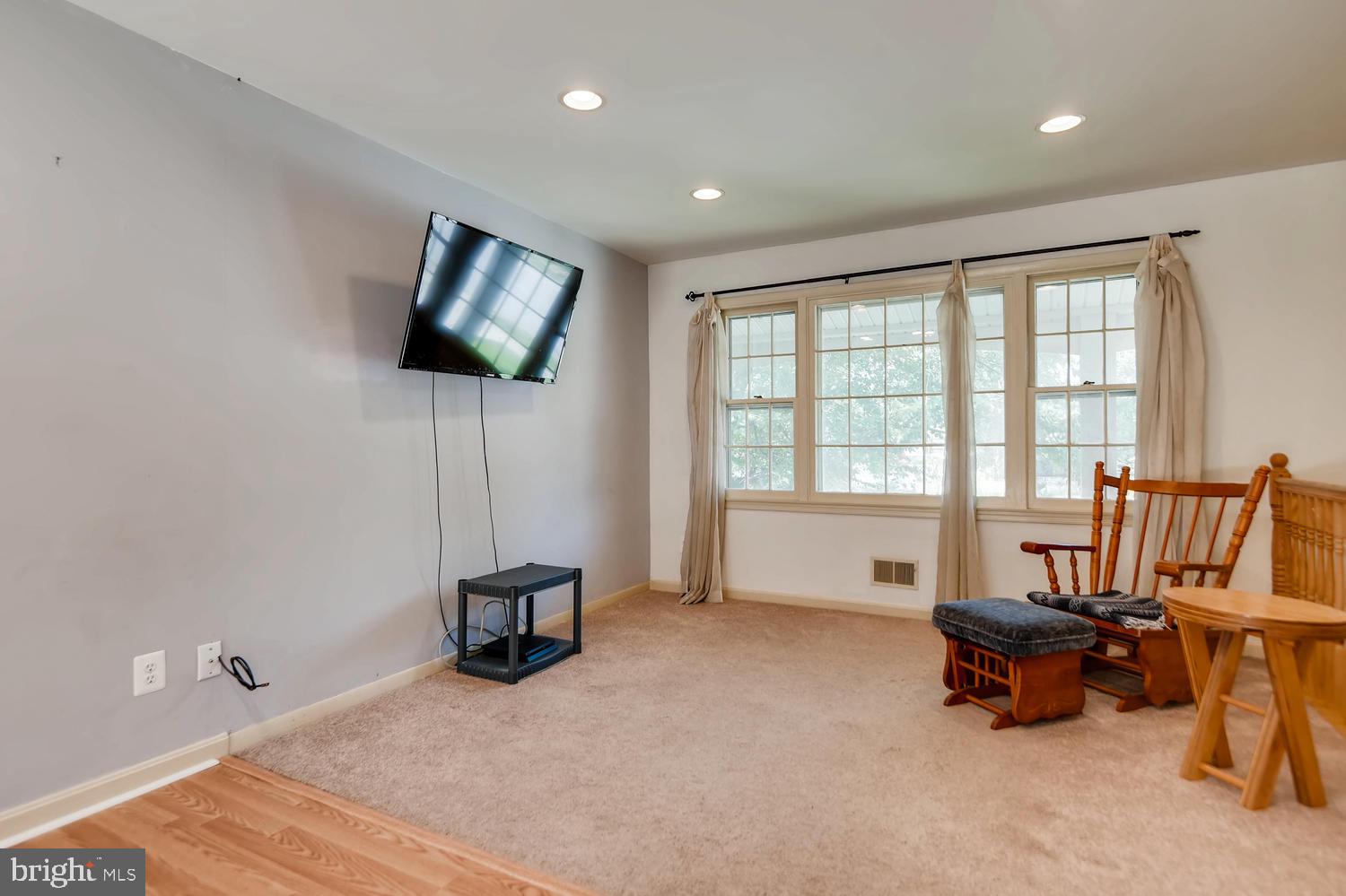7721 Notley Road Pasadena, MD 21122 - Photo 4 of 15 Gallery Image 4