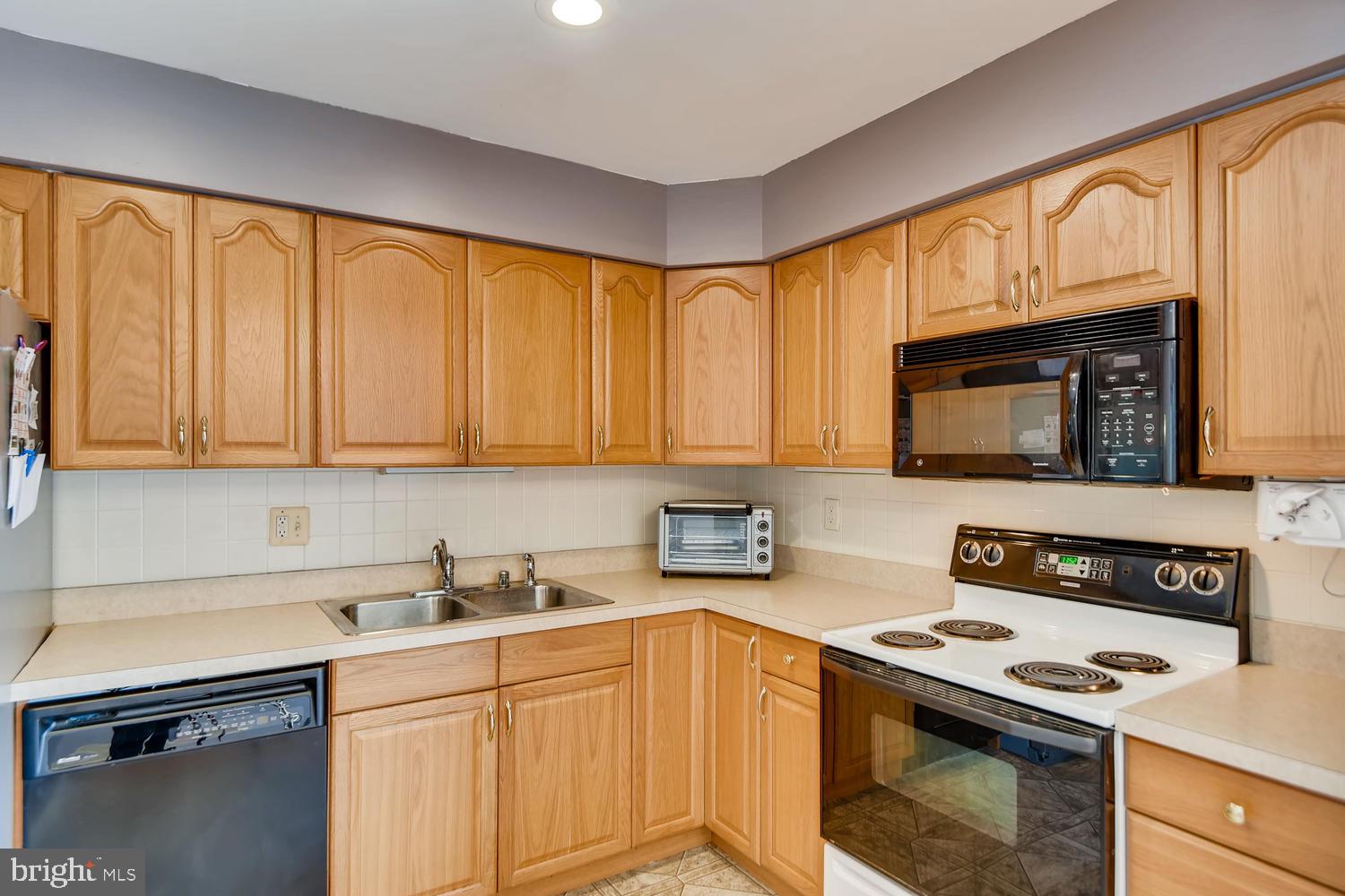 7721 Notley Road Pasadena, MD 21122 - Photo 6 of 15 Gallery Image 6