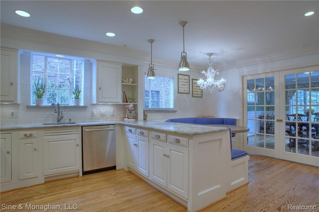 601 Lincoln Road Grosse Pointe, MI 48230 - Photo 8 of 40 8-Kitchen 2nd View.jpg