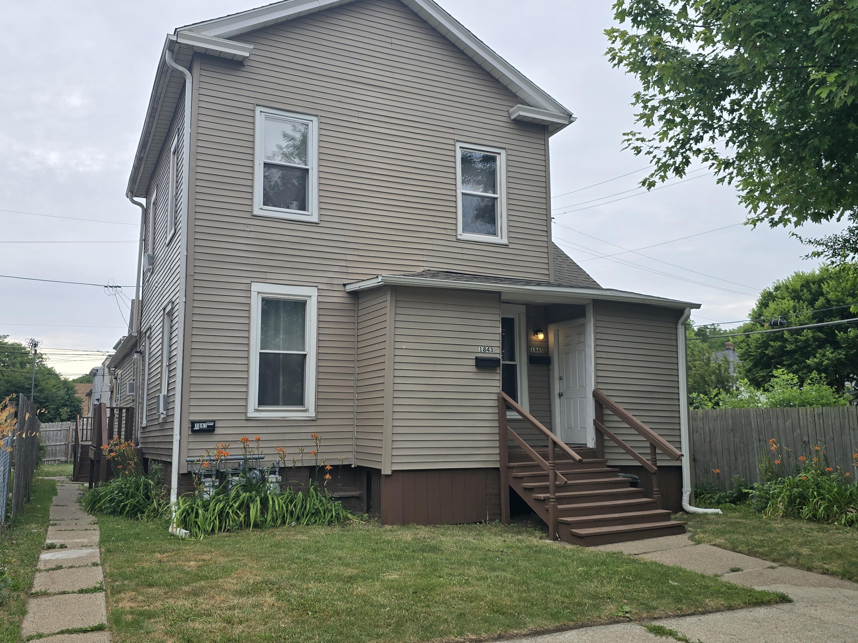 1841 Center Street, Unit 1843 1845 Racine, WI 53403 - Photo 18 of 19 1000041776